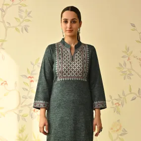 Emerald Green Embroidered & Monotone Woollen Kurta