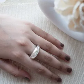 Sleek Chic Band Ring